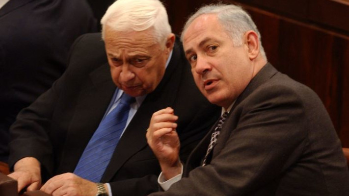 אריאל שרון ובנימין נתניהו ב-2003. צילום: פלאש 90
