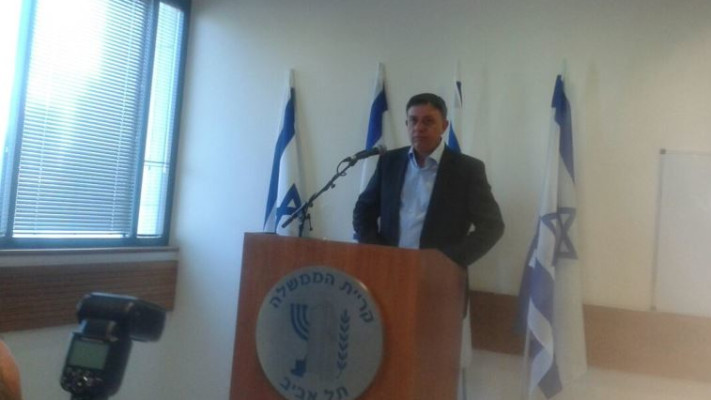 אבי גבאי מודיע על התפטרותו. צילום: יובל בגנו