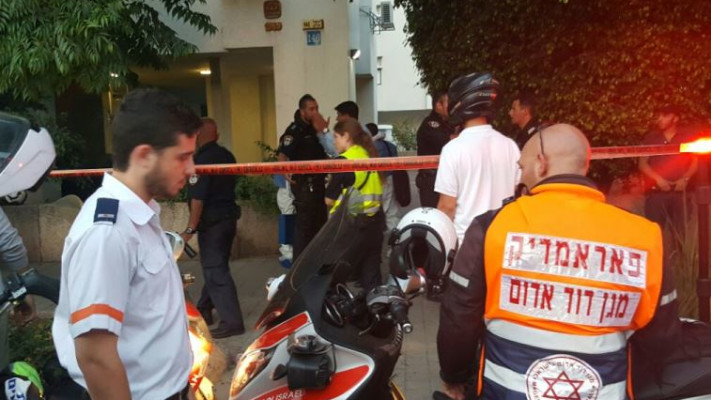 זירת אירוע הדקירה בתל אביב. צילום: תיעוד מבצעי מד&quot;א
