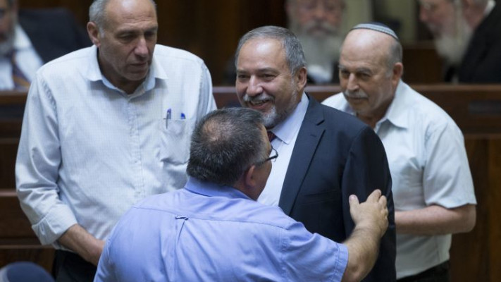 אביגדור ליברמן לאחר השבעתו לממשלה. צילום: פלאש 90