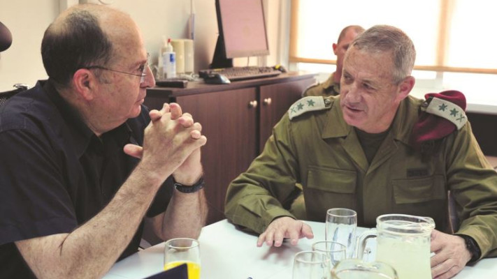 גנץ ומשה יעלון. צילום: אריאל חרמוני