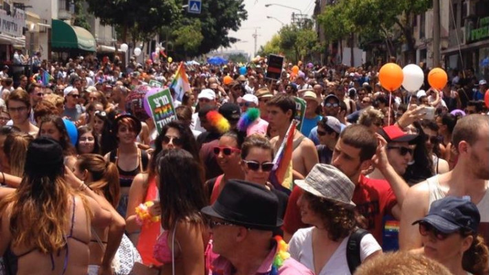 מאות אלפים במצעד הגאווה. צילום: אבשלום ששוני