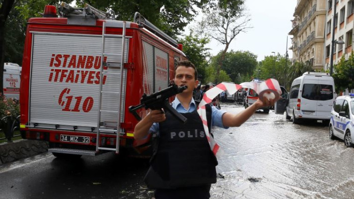 כוחות משטרה סמך לאזור הפיגוע באיסטנבול. צילום: רויטרס