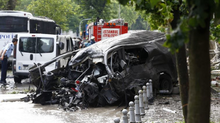 מכונית תופת במרכז איסטנבול. צילום: רויטרס