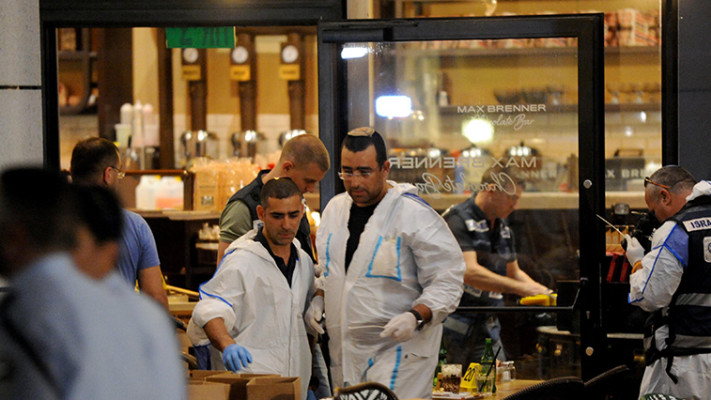 זירת הפיגוע בתל אביב. צילום: אבשלום ששוני