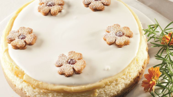 עוגת גבינה אפויה עם עוגיות. מאפה בתוספת מאפה? מושלם. צילום:בועז לביא