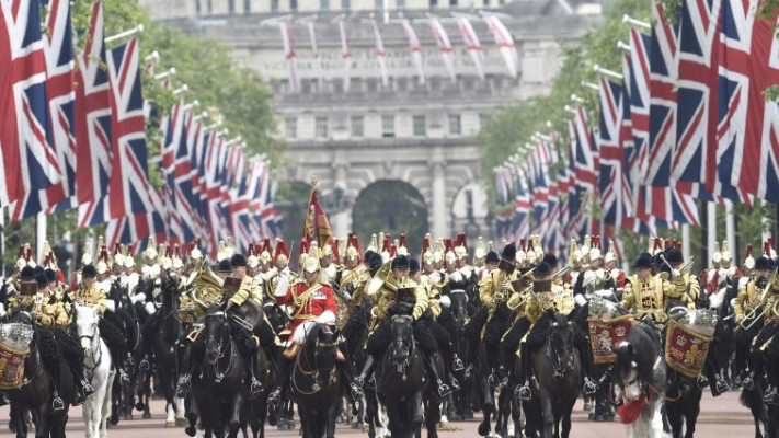 יודעים איך לחגוג באנגליה. צילום: רויטרס