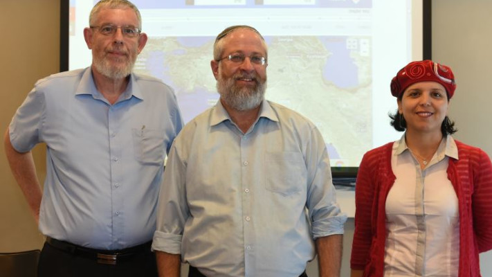 יעל אלון, ד&quot;ר שוקי רייס והרב ד&quot;ר יהודה ברנדס. צילום: מורג ביטון