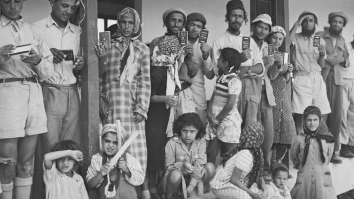 יהודי תימן בגבעת יערים, 1951. צילום: דוד אלדן, לע&quot;מ