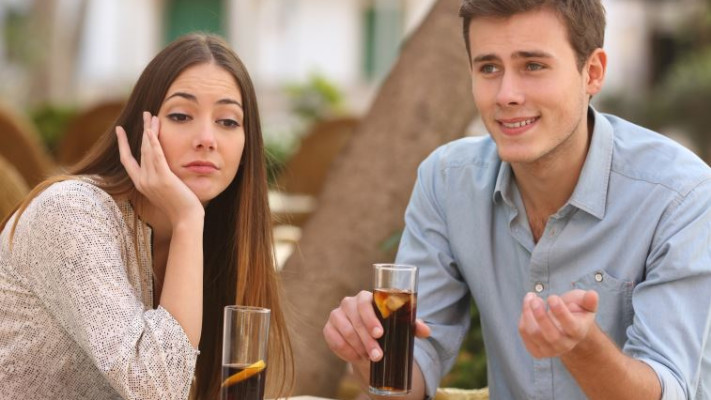 גבר ואישה בדייט, אילוסטרציה