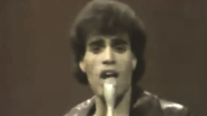 &quot;&lsquo;אל תשכחי אותנו' בנה אותי&quot;. יוסי הרי בצעירותו. צילום מסך