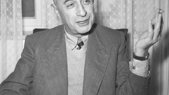 הכחיש שנתן את ההוראה. שר הביטחון פנחס לבון. צילום: ארכיון צה&quot;ל במשרד הביטחון