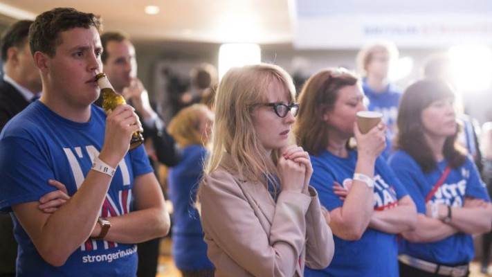 תומכים בהישארות באיחוד האירופי מאוכזבים מהתוצאות. צילום: רויטרס