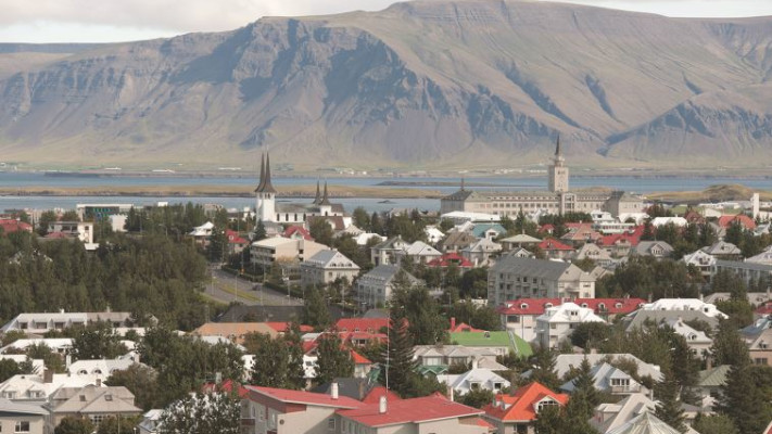 הטיסות הישירות מתחדשות למדינה. רייקיאוויק, בירת איסלנד