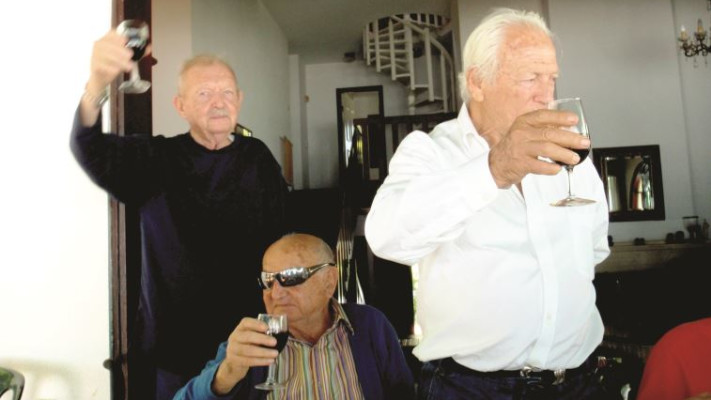 החברים בפרלמנט של בנדר. צילום: נתן זהבי