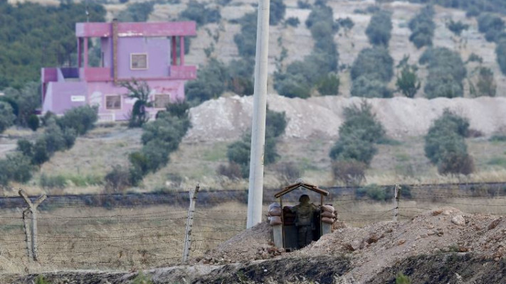 פרוץ לגמרי, הגבול בין טורקיה לסוריה, דרכו עוברים פעילי דאעש. צילום: רויטרס