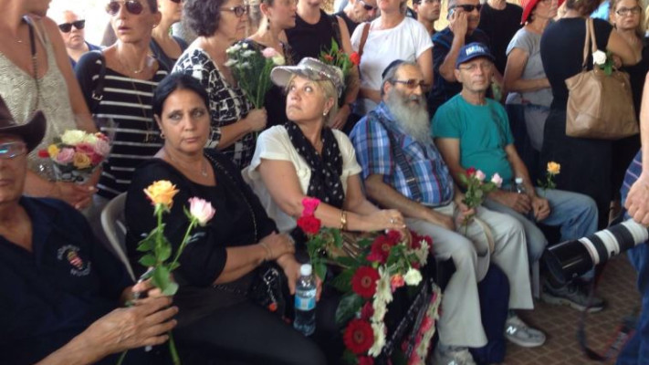 הגיעו ללוות את וינשטיין בדרכה האחרונה. צילום: אבשלום ששוני