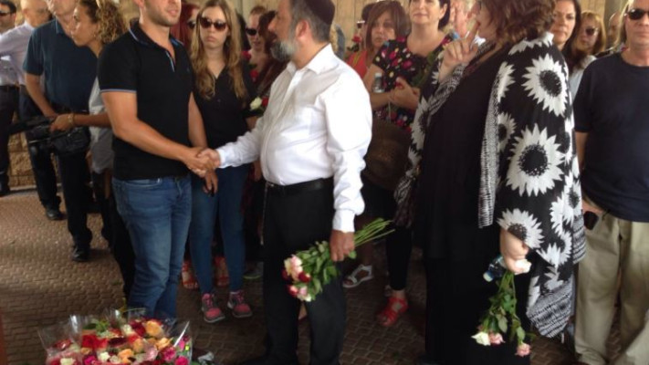 מילאו את צוואתה הלווייתה של אסתי וינשטיין. צילום: אבשלום ששוני