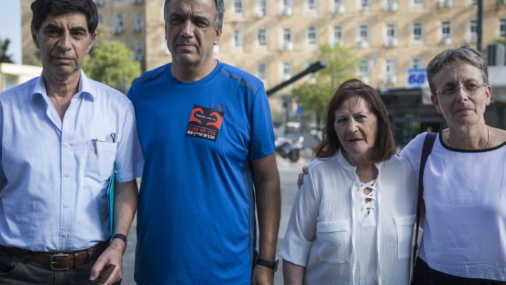 הוריהם של אורון שאול ושל הדר גולדין. צילום: הדס פרוש, פלאש 90