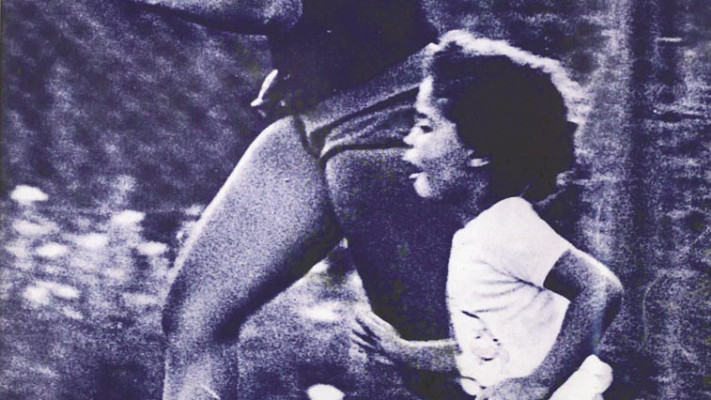 סידרנסקי רצה עם בתה בשנות ה-60. צילום: רענן כהן