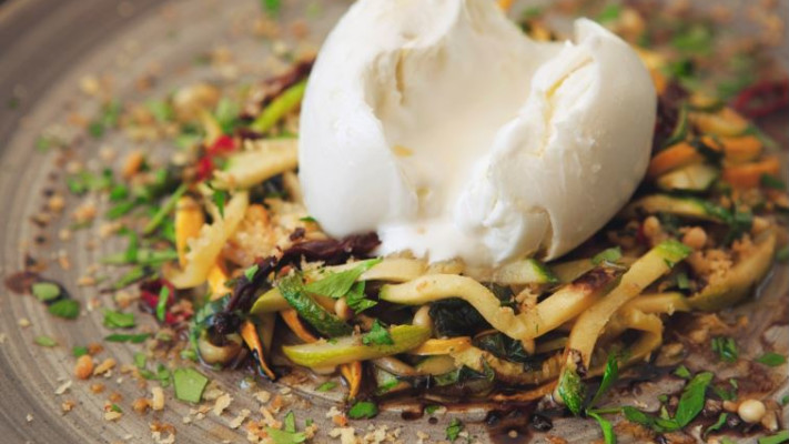 מנת הבורטה זוקיני של &quot;סלבה וידה&quot;. צילום: יעל ראובני