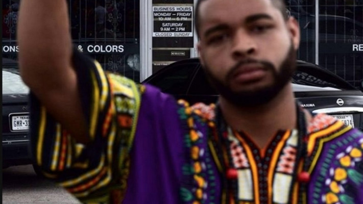 מייקה ג'ונסון, אחד היורים בשאלאס. צילום: טוויטר