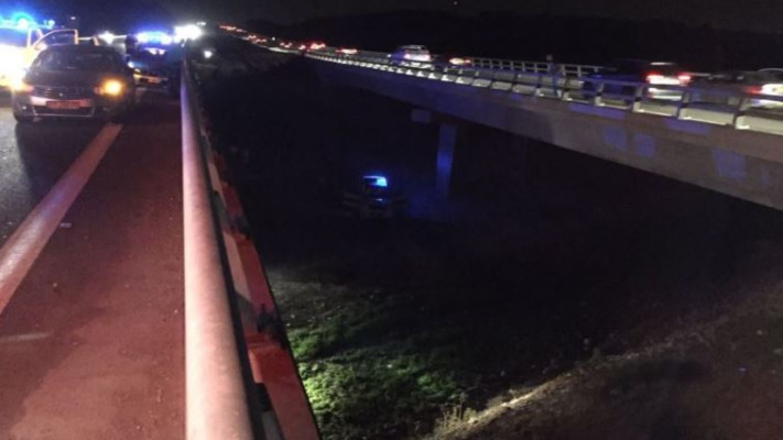 זירת האירוע במחלף עירון. צילום: דוברות מד''א