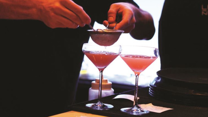 קוקטיילים ב&quot;לימה ניפו,. צילוםף יח&quot;צ