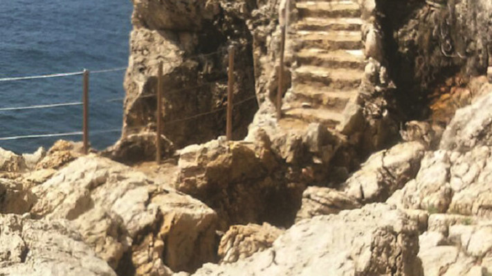 מסלול הליכה על צוקי הקייפ ד'אנטיב, צילום: מאיר בלייך