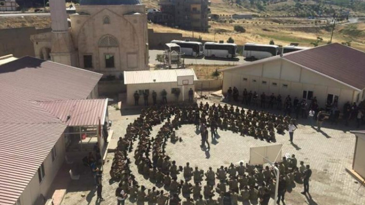 החיילים הטורקים שנשבו לאחר ניסיון ההפיכה הכושל. צילום: טוויטר