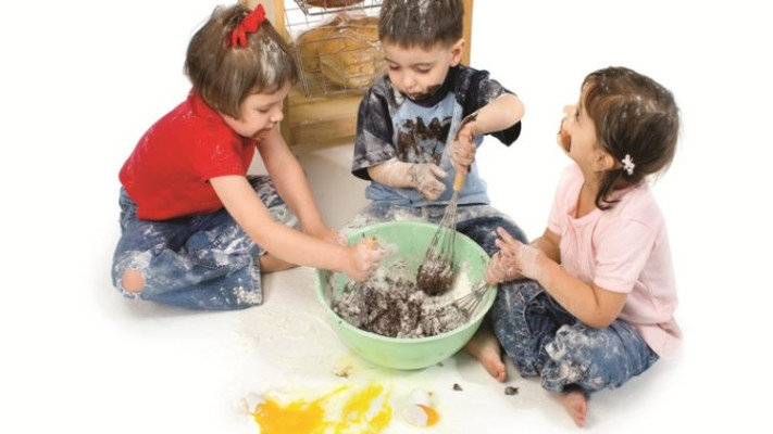 ingimage ASAP :ילדים אוכלים. צילום 