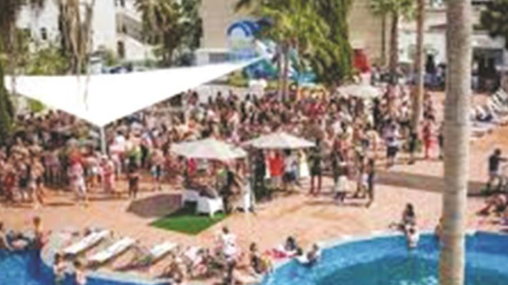 חופשה יקרה. בריכה במלון, צילום ארכיון:  יח&quot;צ