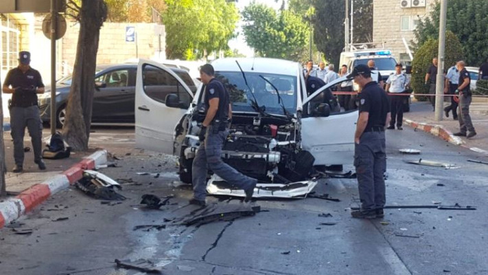 הרכב שפוצץ בירושלים. צילום: דוברות המשטרה