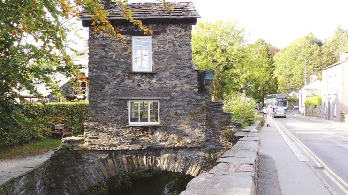 האתר המצולם ביותר באמבלסייד. בית הגשר