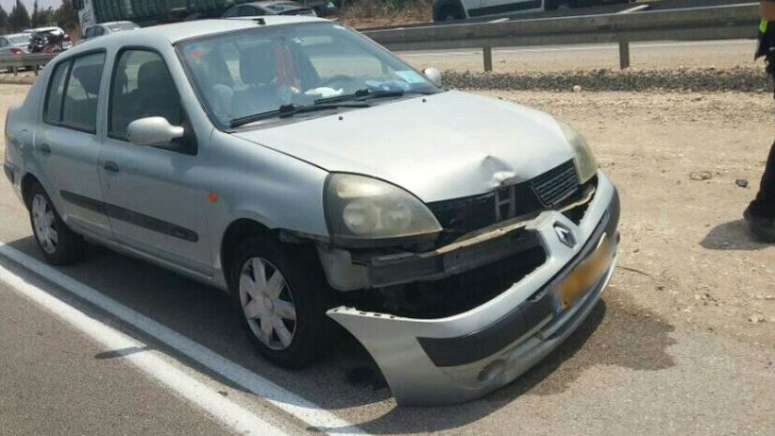 הרכב הפוגע בתאונה בכביש 4. צילום: דוברות המשטרה