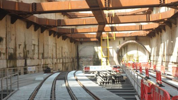 פיר הרכבת הקלה בתל אביב. צילום: אבשלום ששוני