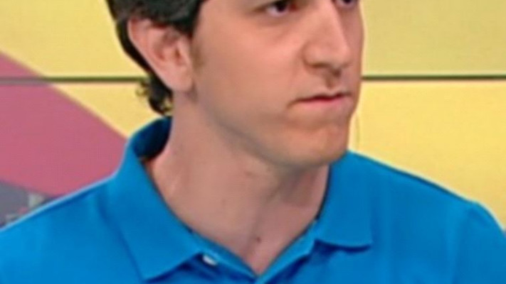 "כל התקשורת העולמית ברדיוס של ק"מ רבוע, איך לא תהיה פוליטיקה?". תומר פדלון