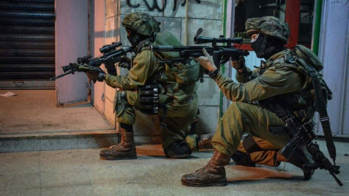 לחימה תוך פעילות מבצעית מורכבת. לוחמי &quot;דובדבן&quot;. צילום: דו&quot;צ