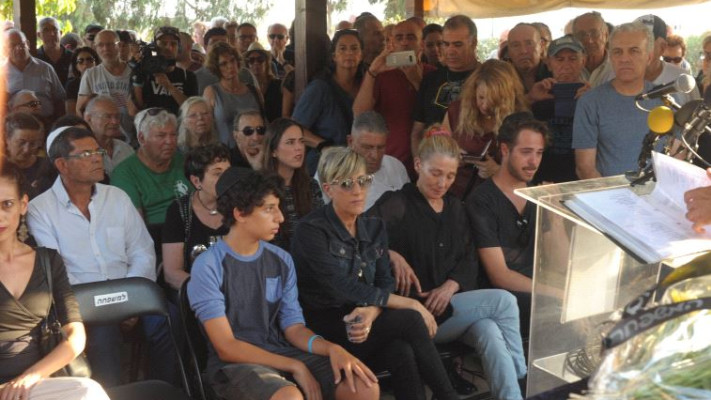 לוויתו של נחום היימן. צילום: אבשלום ששוני