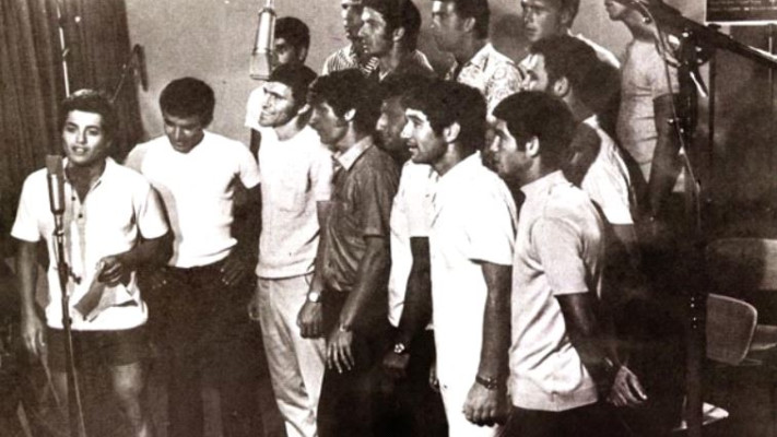 שלמה ארצי ושחקני מכבי נתניה, אוסף פרטי -  רועי ניסן ואיתן הדר