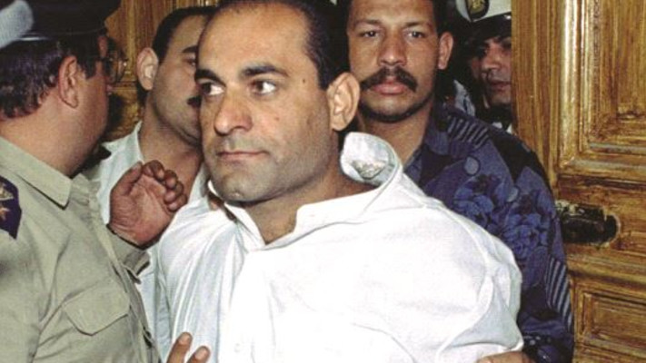 עזאם עזאם במשפטו בקהיר, 1997 (צילום: רויטרס)