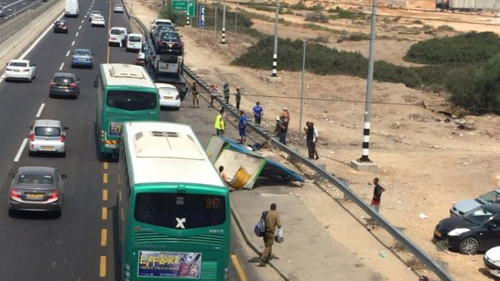התאונה על כביש החוף. צילום: בטש וחרום בלבד.