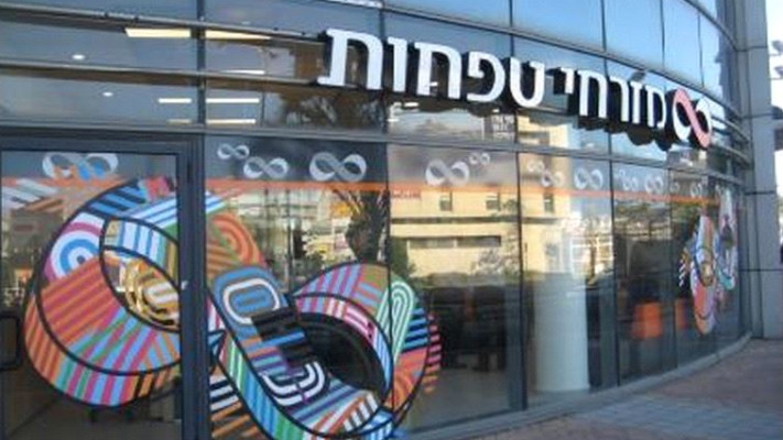 היחיד שלא סוגר סניפים.