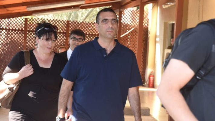 אופק בוכריס בדרך לבית הדין הצבאי