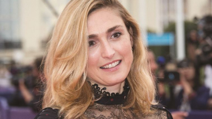 &quot;אני לא רוצה לתת לזה אופי רשמי&quot;. בת זוגו ז'ולי גאייה. צילום: Francois Durand/gettyimages