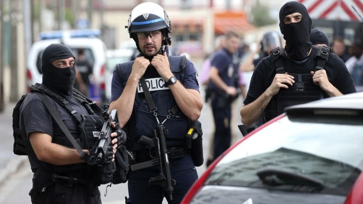 כוחות משטרה בצרפת, ארכיון. צילום: רויטרס