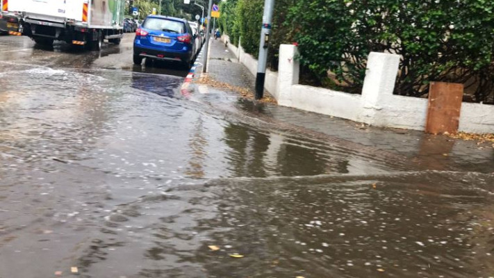 הצפות בתל אביב, ארכיון. צילום: מור שמעוני