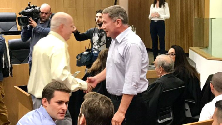 דנקנר עם הגעתו לבית המשפט. צילום: מור שמעוני