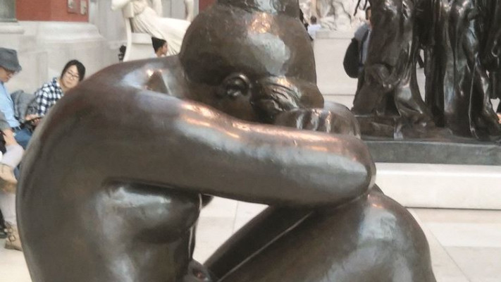 פסל מתוך אולם הפסלים במוזיאון המט בניו יורק. צילום: מאיר בלייך