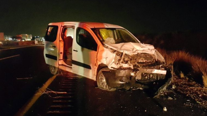 זירת התאונה בכביש 6. צילום: דוברות המשטרה